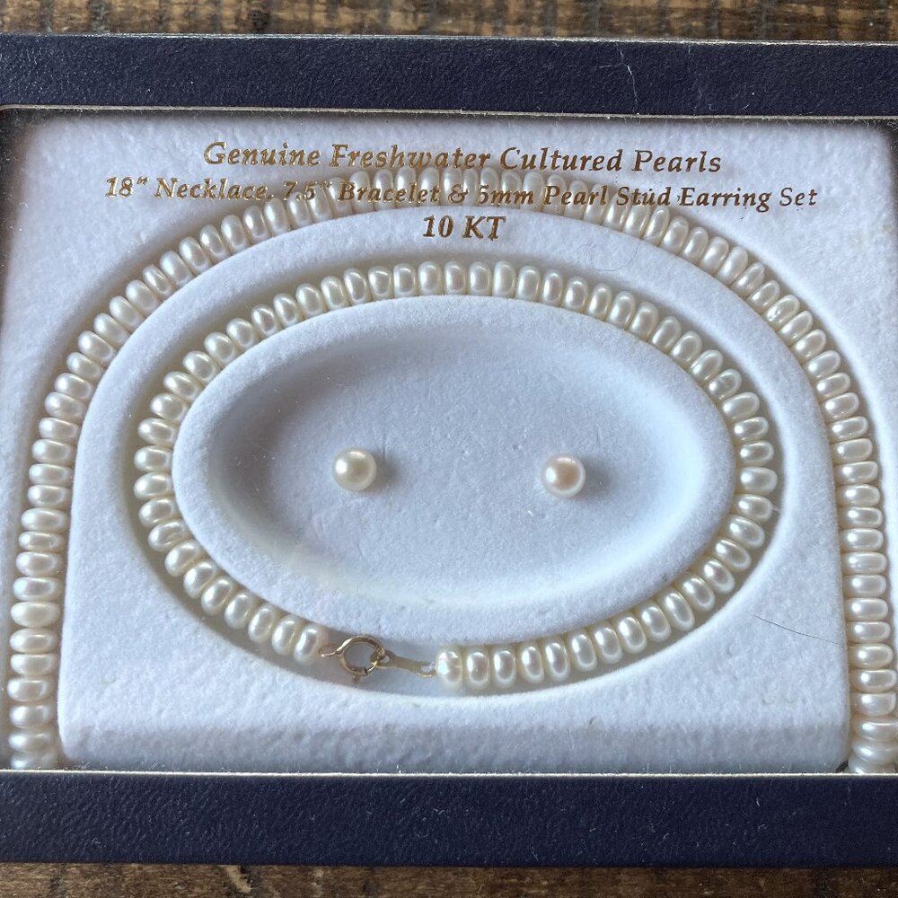 Pearl Jewelry Set, Necklace, bracelet and earrings